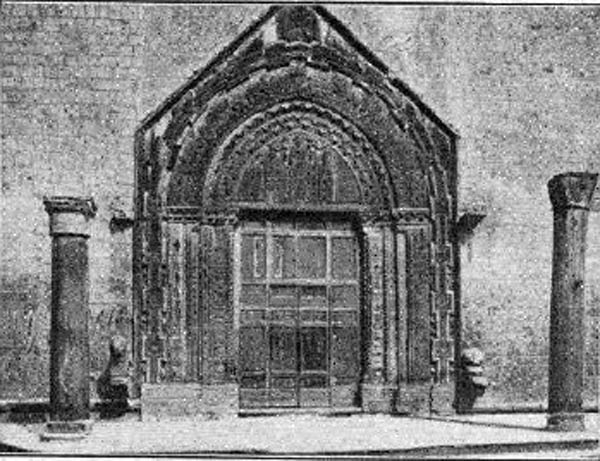 Andria - La porta della chiesa di S. Agostino (Monumento nazionale)