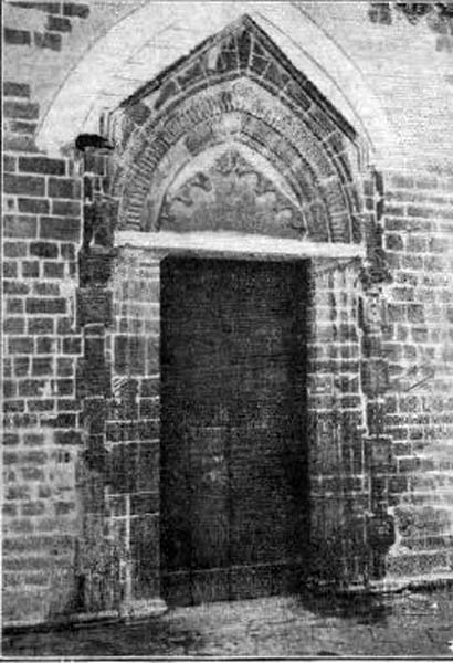 Andria - Portale della chiesa di S. Francesco