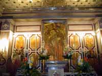Cripta della Madonna dei Miracoli, particolare dell'altare