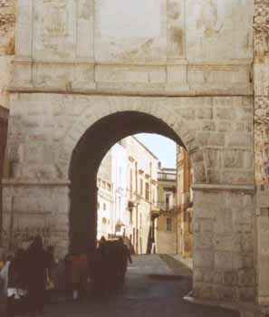 Porta Sant'Andrea: parte inferiore (la pi� antica)