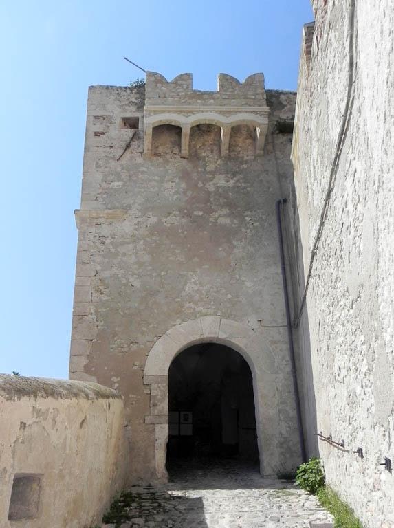 Tremiti, isola di San Nicola - Castello dei Badiali, ingresso