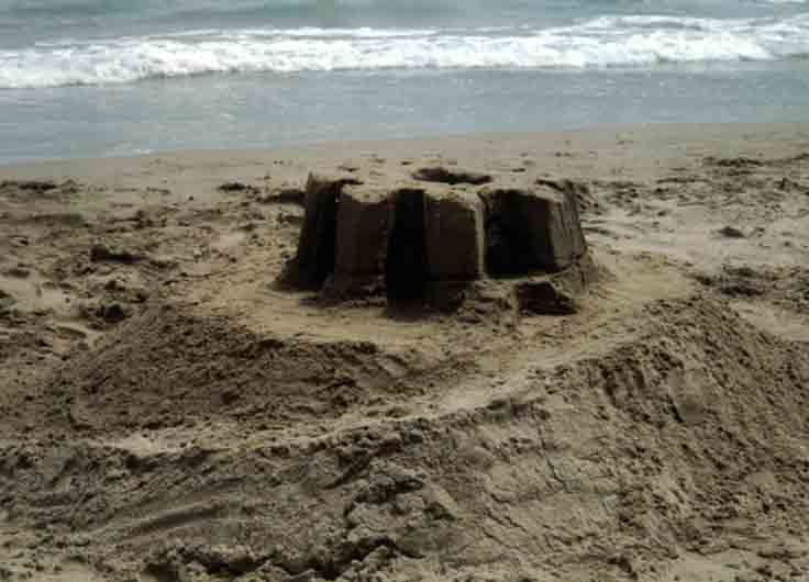 il Castello realizzato da bimbi in riva al mare