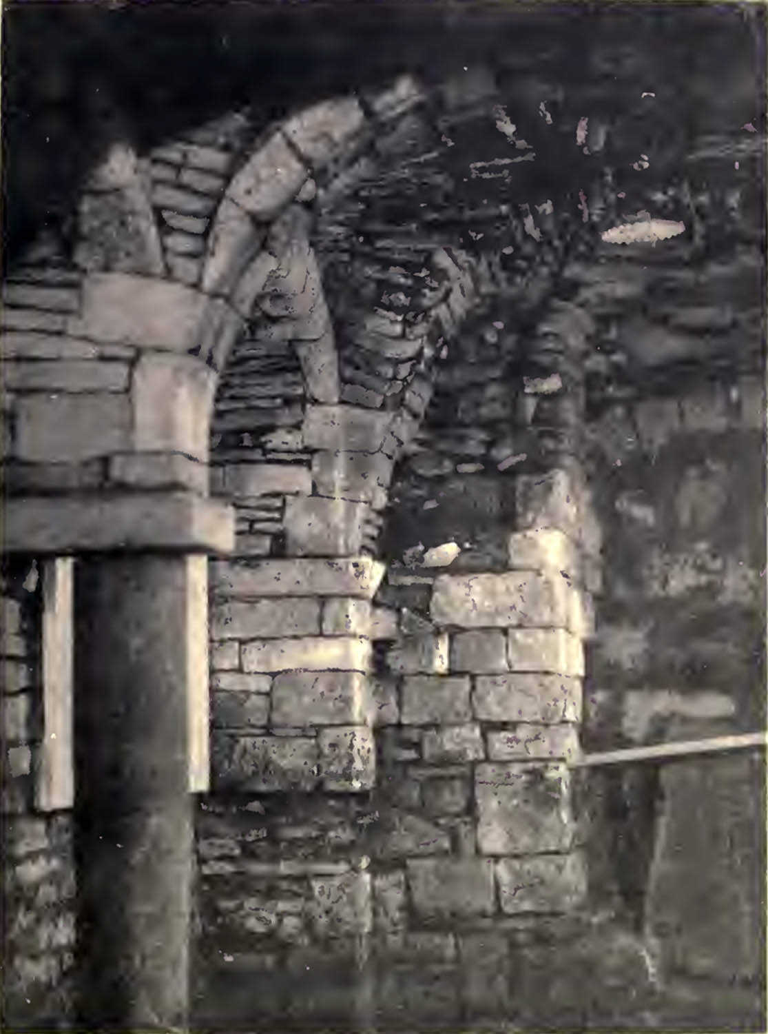 Pronao della Cripta, dell'Haseloff, dal testo "Die Kaiserinnengraber in Andria
