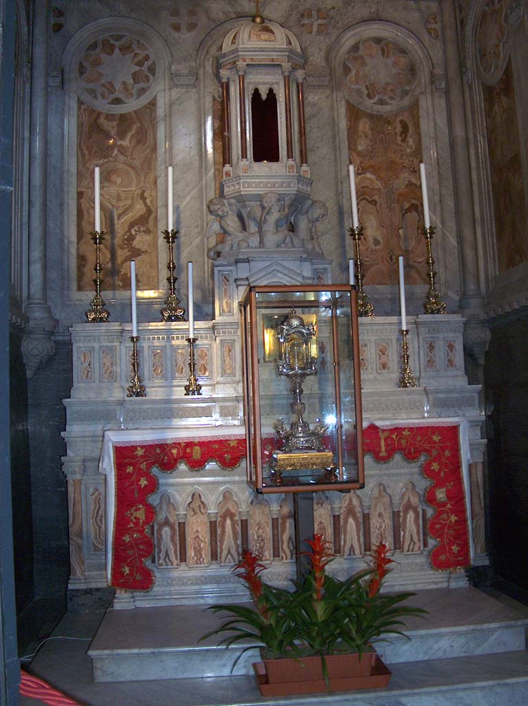 La Sacra Spina durante l'esposizione del 2005