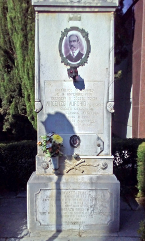 Monumento funebre di Vincenzo Vurchio