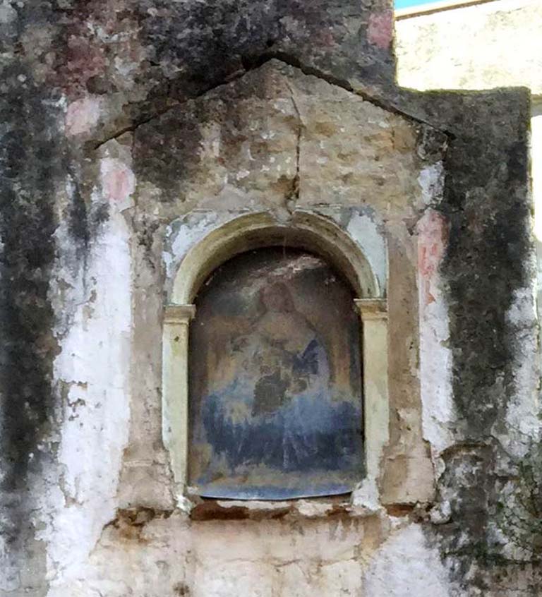 Madonna de' Miracoli: pittura ad olio in Via Valletta, 2