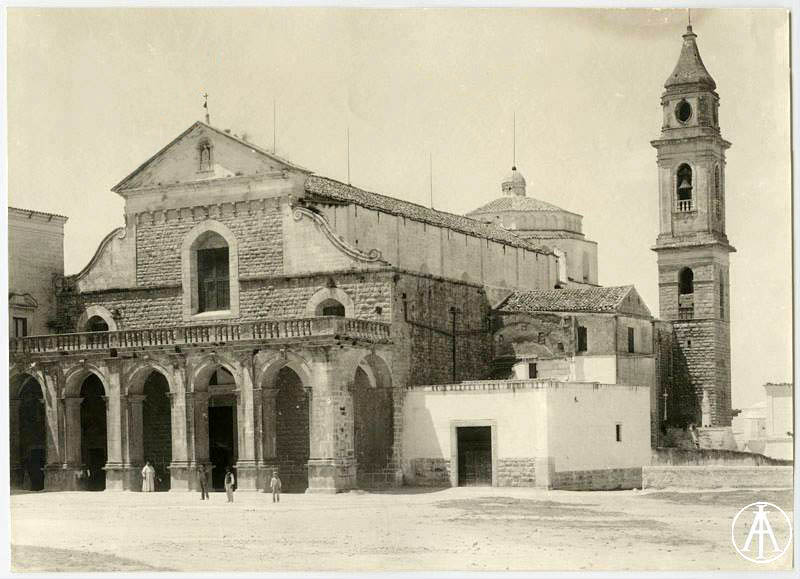 facciata della basilica ai primi del Novecento