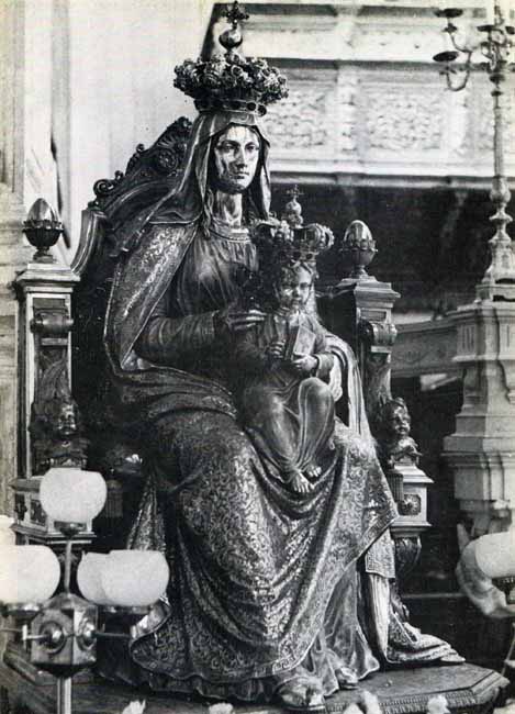 La prima Madonna d'argento portata in processione