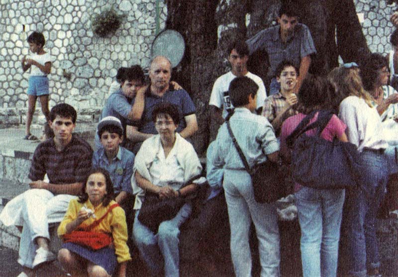 1985 - Don Raffaele Daniele guida un campo-scuola diocesano dell’A.C.R.