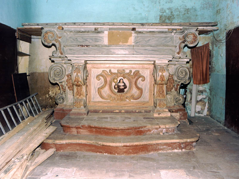l'altare prima del restauro