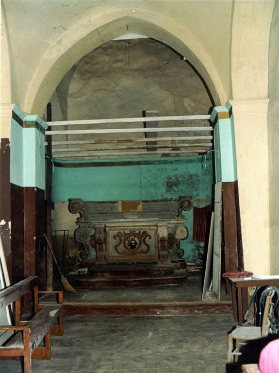 l'interno prima del restauro