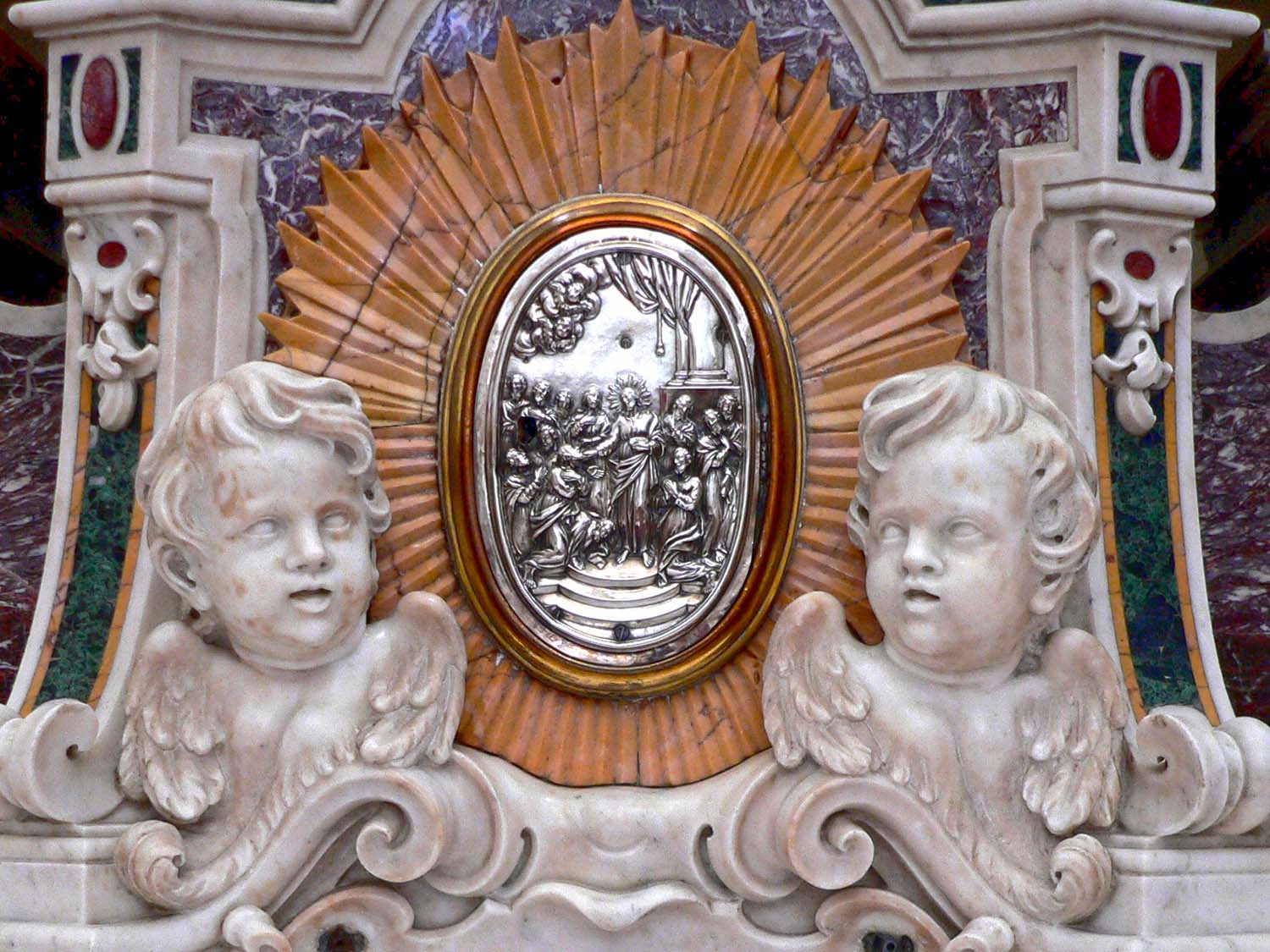 i cherubini del ciborio dell'altare maggiore della Chiesa di S. Francesco
