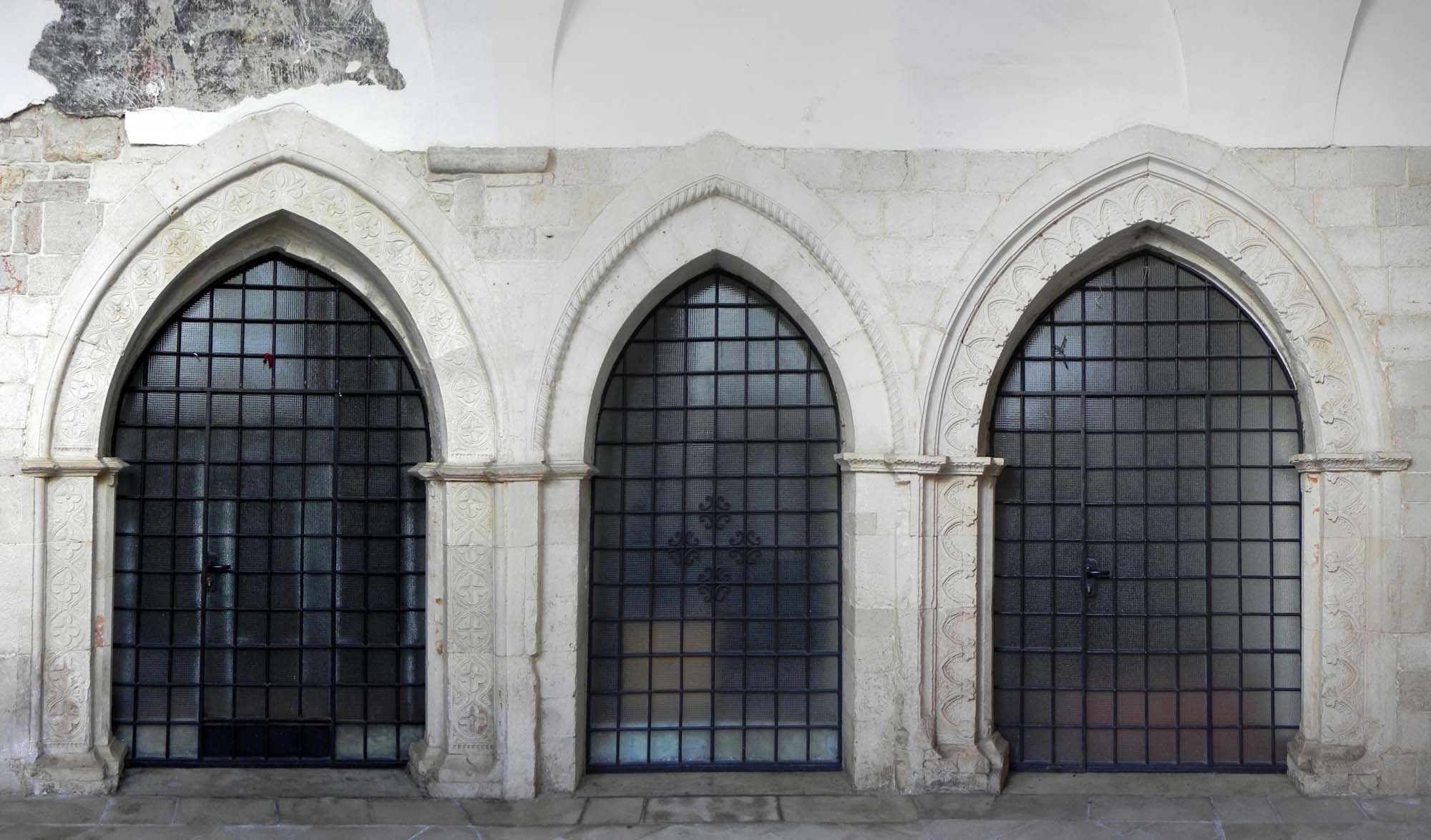 le porte gotiche della sala capitolare