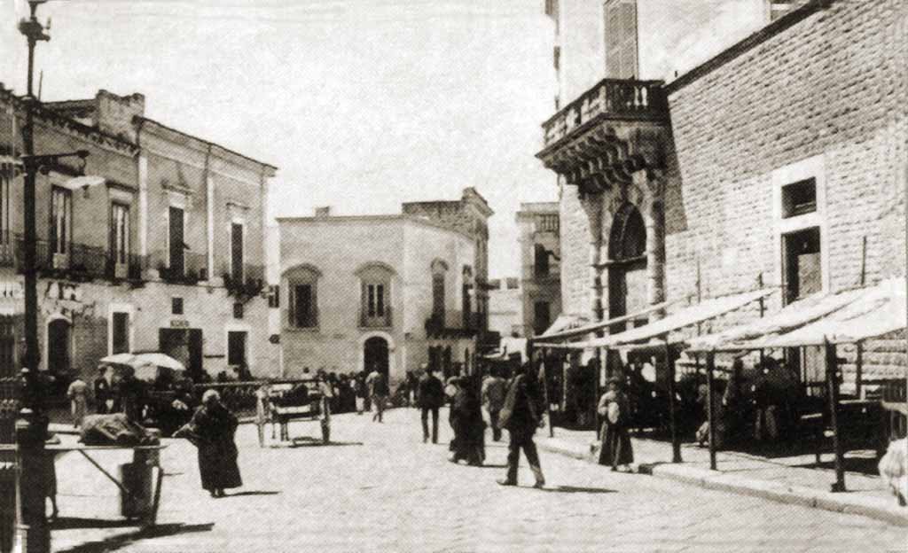 Piazza Vaglio ai primi del 1900