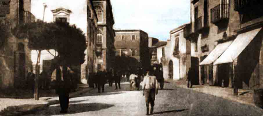 Via Porta del Castello ai primi del Novecento