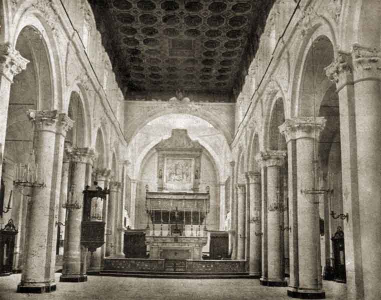 Interno di S. M. dei Miracoli