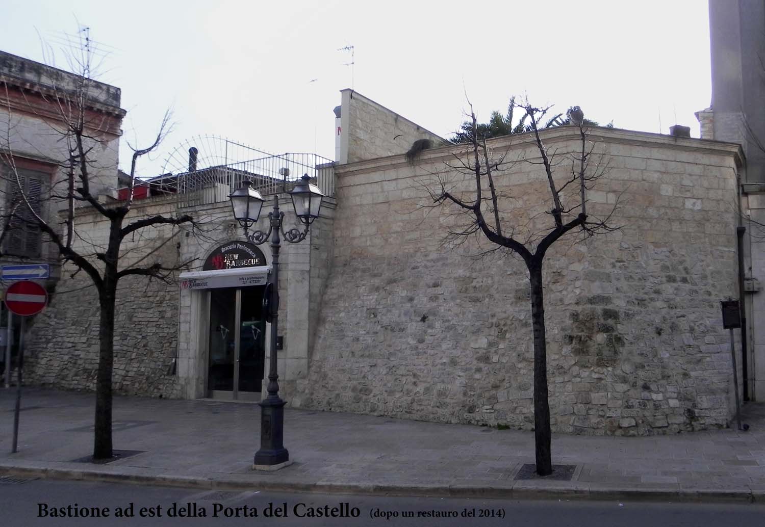 Bastione a est di Porta Castello