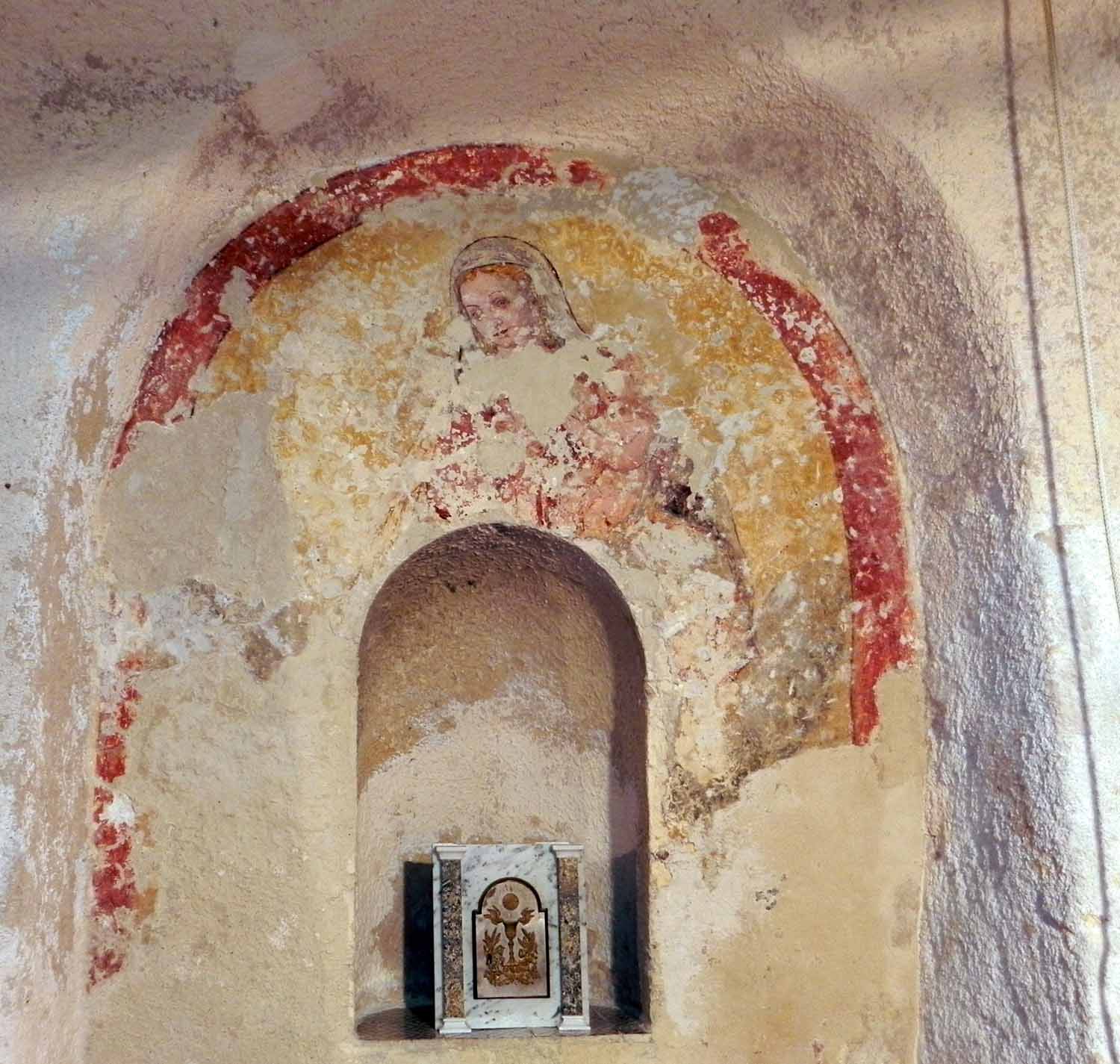 absidiola con l'affresco della Madonna della tenerezza