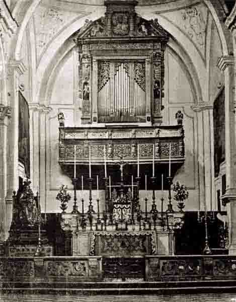 il presbiterio in una foto del 1930