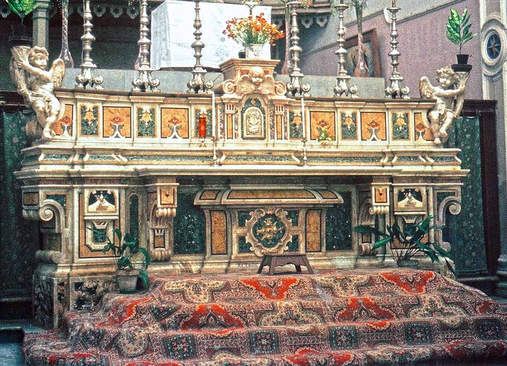 l'altare maggiore di San Domenico (Andria) nel 1983