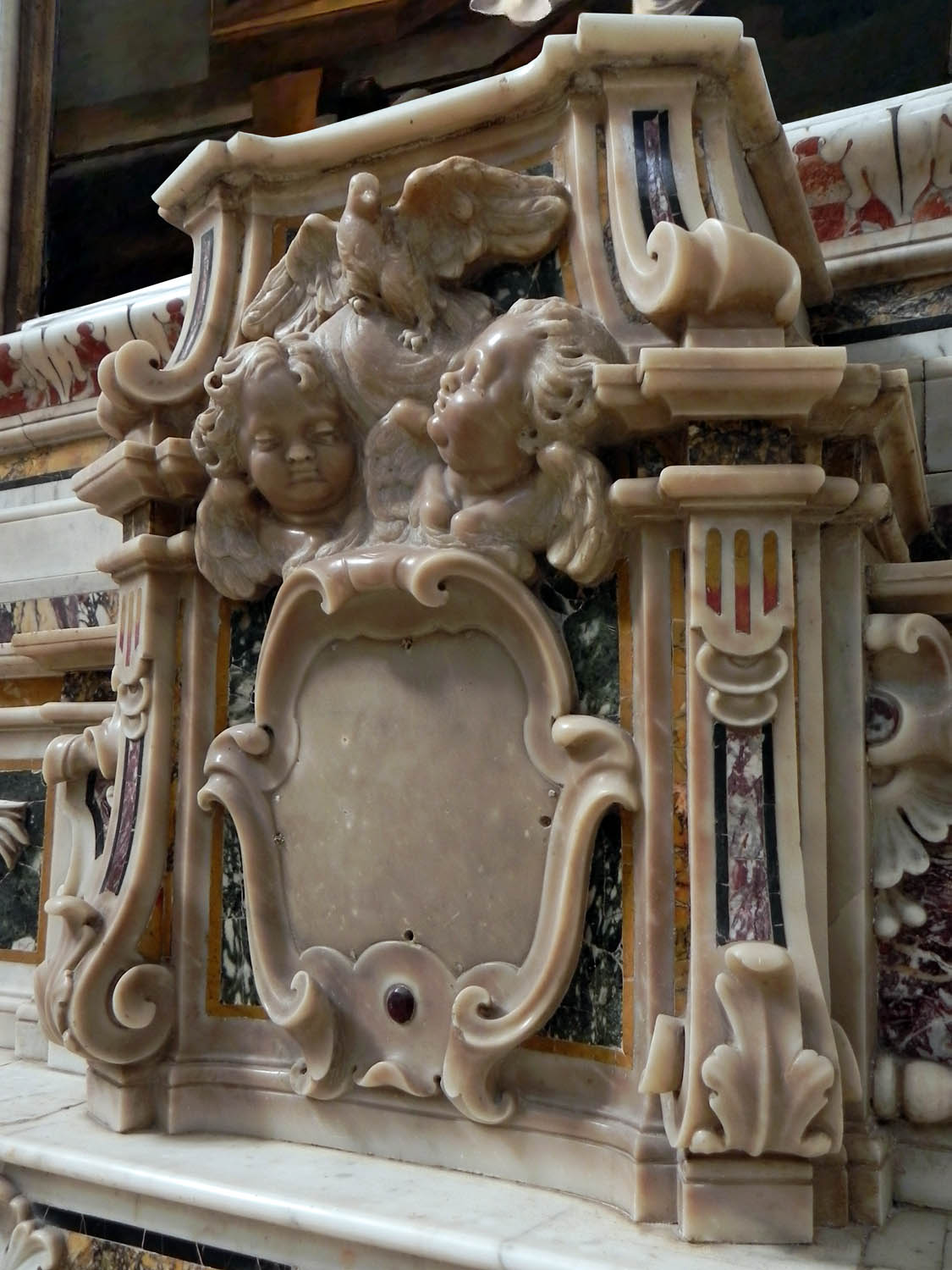 tabernacolo chiuso con una cartagloria dell'altare di S.Tommaso