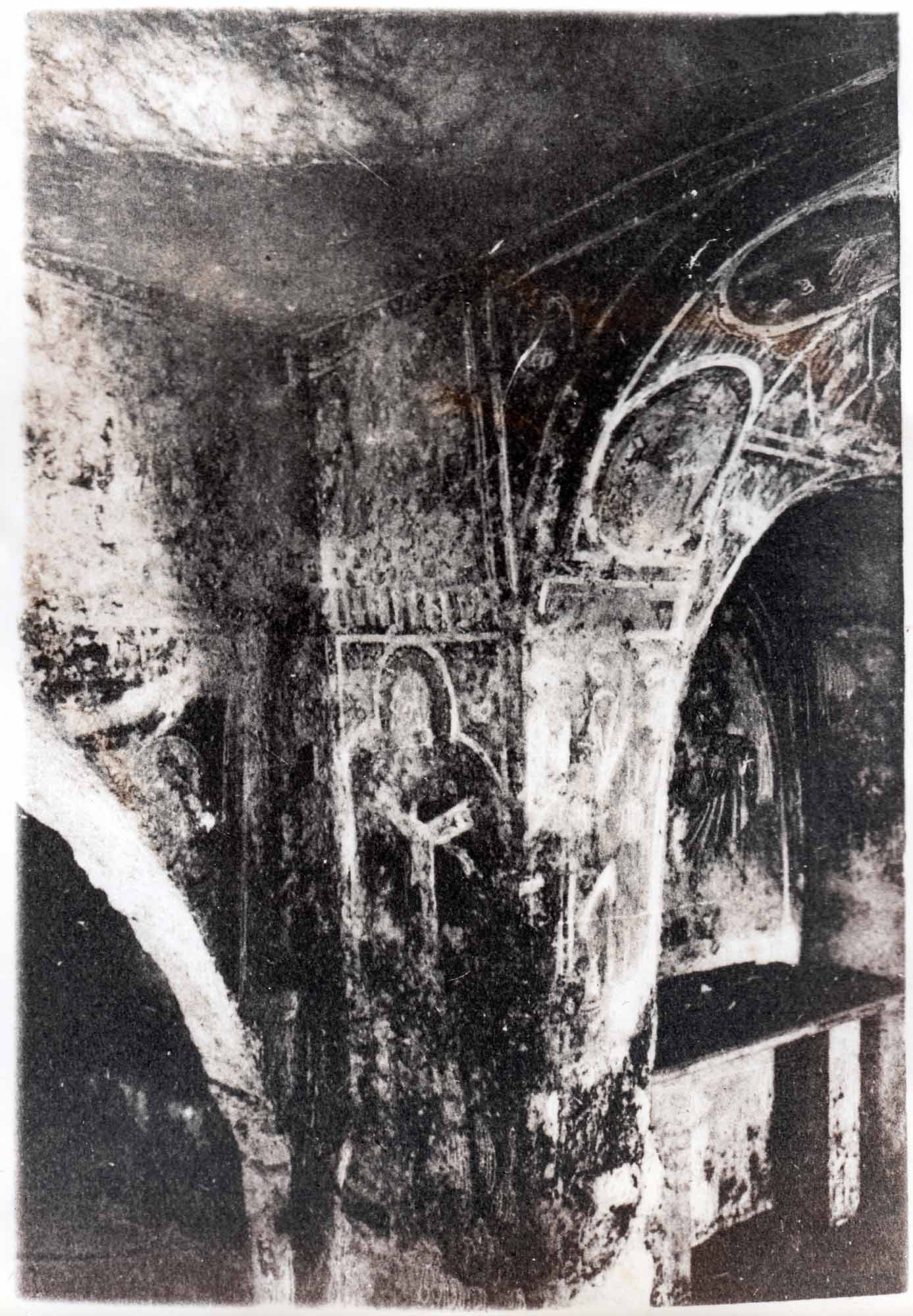 Pilastro destro dell'arco trionfale, foto di A Ceccato, 1934