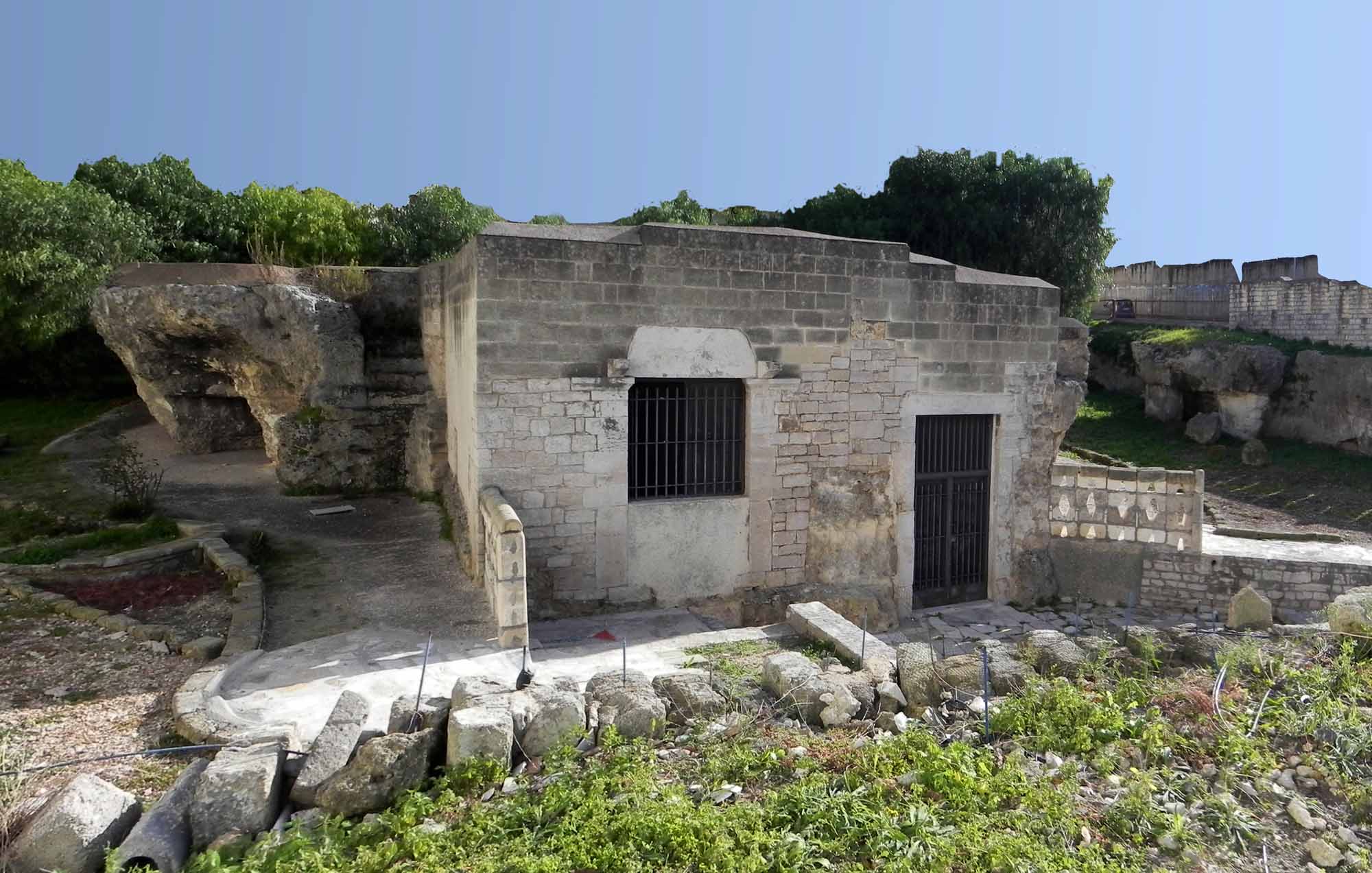 stralcio della chiesa rupestre dal panorama edilizio